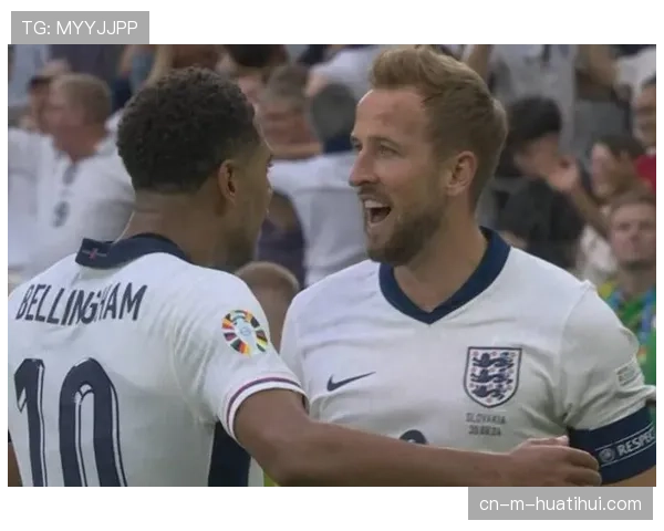 英格兰萨卡内切与福登穿插，考验对手肋部防守协同与位置感